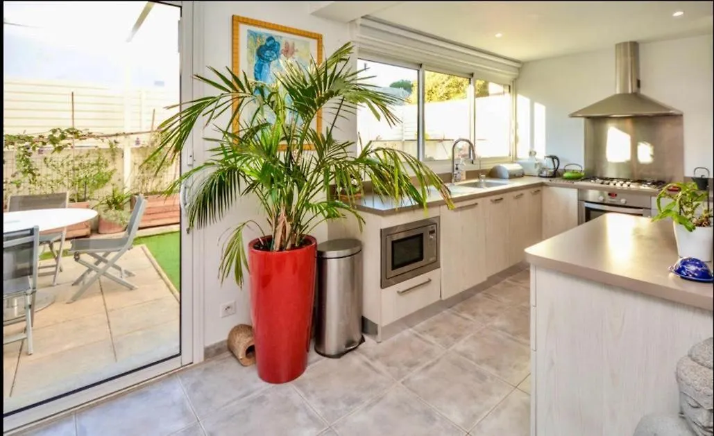Maison Gaia Martigues 0*,